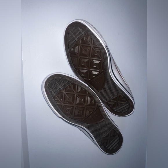 Converse - Picture 2 of 6